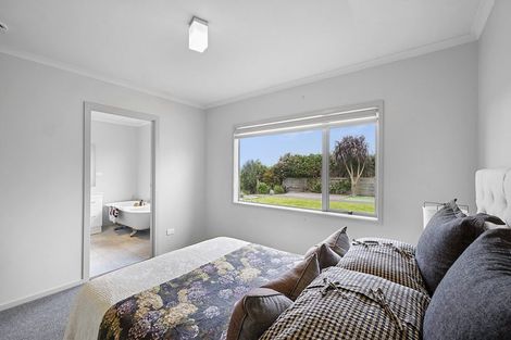 Photo of property in 44 Karamea Street, Whalers Gate, New Plymouth, 4310