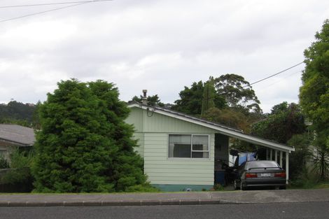Photo of property in 40 Beach Haven Road, Beach Haven, Auckland, 0626