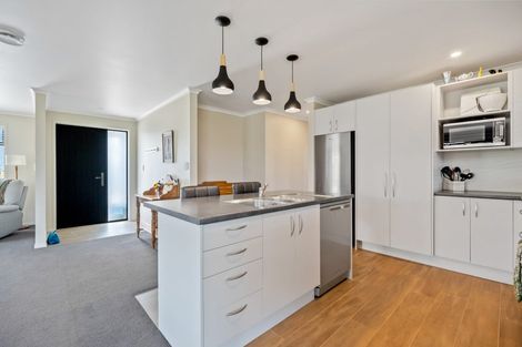 Photo of property in 50 Plover Street, One Tree Point, 0118