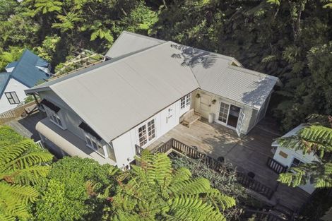 Photo of property in 34 Ferry Road, Days Bay, Lower Hutt, 5013