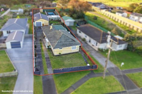 Photo of property in 31 Manuka Street, Castlecliff, Whanganui, 4501