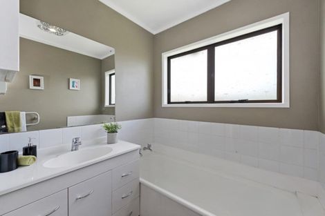 Photo of property in 102 Amanda Avenue, Dinsdale, Hamilton, 3204