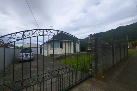 Photo of property in 43 Guthrie Street, Waterloo, Lower Hutt, 5011