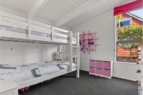 Photo of property in 30 Whangaparaoa Road, Red Beach, 0932