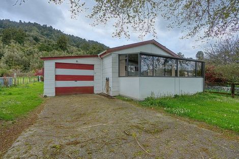 Photo of property in 43 Main Road, Harihari, 7884