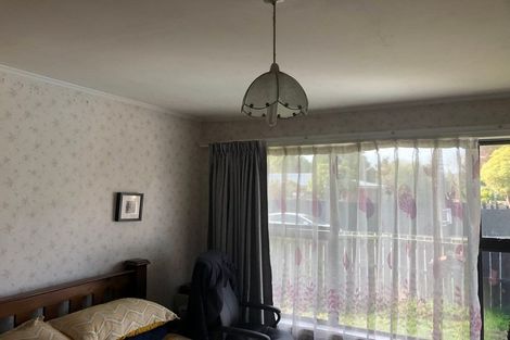 Photo of property in 1 Clonbern Place, Upper Riccarton, Christchurch, 8041