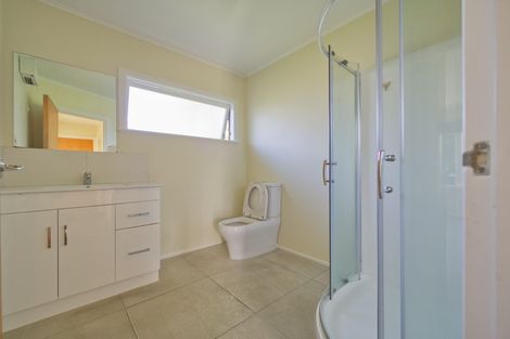 Photo of property in 103 Ennis Avenue, Pakuranga Heights, Auckland, 2010