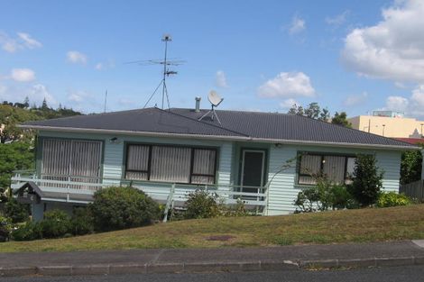 Photo of property in 9 Camelot Place, Glenfield, Auckland, 0629