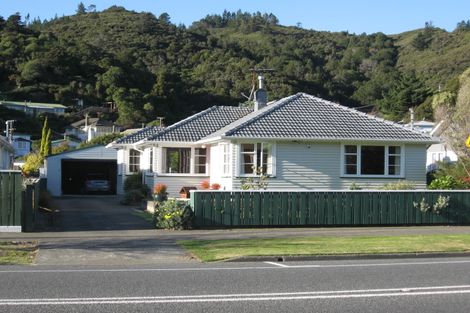 Photo of property in 37 Stokes Valley Road, Stokes Valley, Lower Hutt, 5019