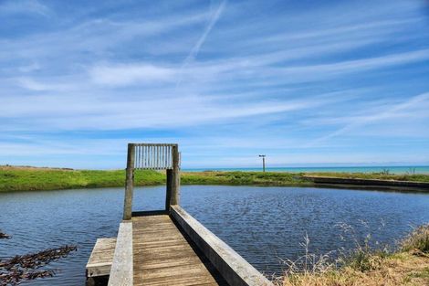 Photo of property in 10 Ironsands, Waverley, 4591