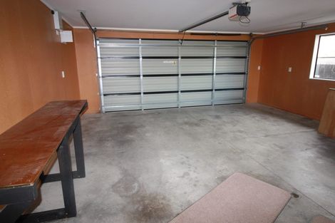 Photo of property in 17 Cleveland Heights, Kelvin Grove, Palmerston North, 4414