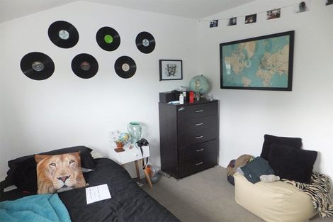 Photo of property in 211 Avonhead Road, Avonhead, Christchurch, 8042