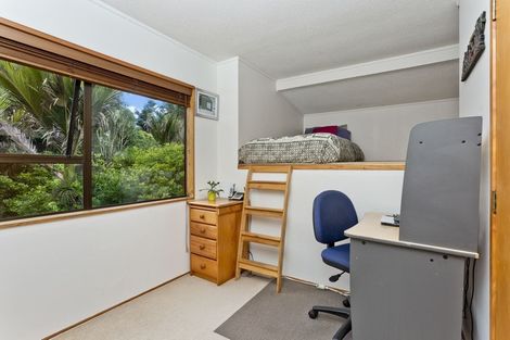 Photo of property in 1/51 Roberts Road, Glenfield, Auckland, 0629