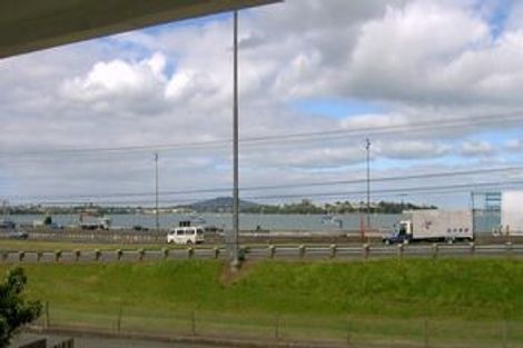 Photo of property in 18 Sulphur Beach Road, Northcote Point, Auckland, 0627