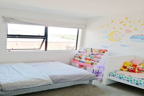 Photo of property in 5 Tararua Street, Massey, Auckland, 0614