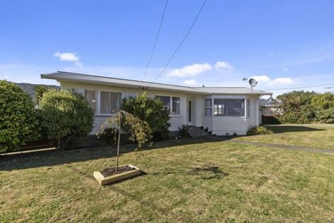 Photo of property in 204 Wellington Road, Wainuiomata, Lower Hutt, 5014