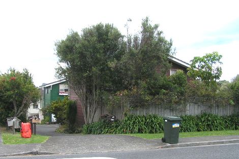 Photo of property in 1/5 Eversleigh Road, Belmont, Auckland, 0622