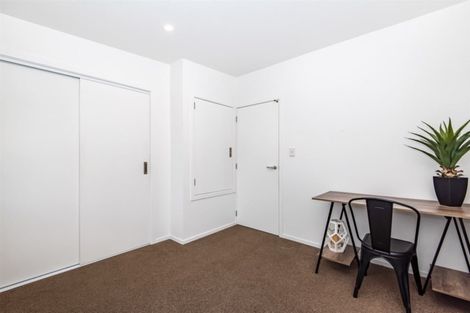 Photo of property in 16/15 Chivalry Road, Glenfield, Auckland, 0629