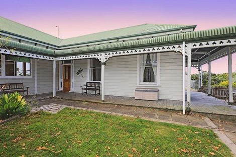 Photo of property in 27 Napier Terrace, Hospital Hill, Napier, 4110