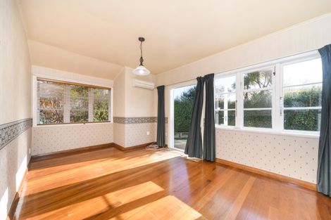 Photo of property in 6 Nathan Place, West End, Palmerston North, 4412