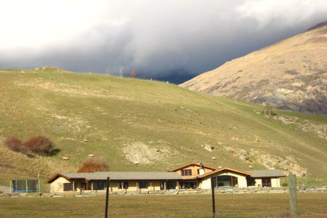 Photo of property in 700 Alec Robins Road, Lake Hayes, Queenstown, 9371