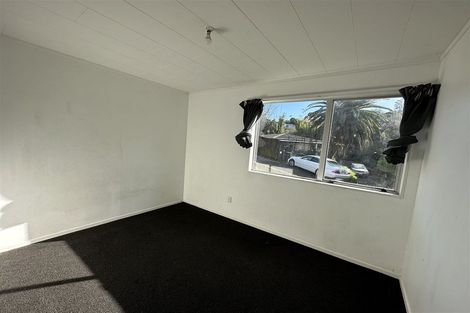 Photo of property in 10 Glenfinn Place, Massey, Auckland, 0614