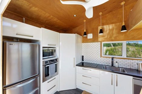 Photo of property in 47 Reay Mackay Grove, Waikawa Beach, Levin, 5573