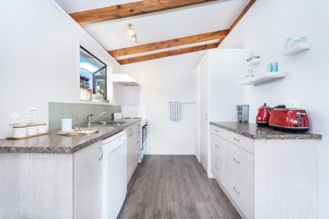 Photo of property in 1a Ross Street, Onerahi, Whangarei, 0110