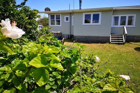 Photo of property in 37 Birds Beach Road, Tapora, Wellsford, 0977