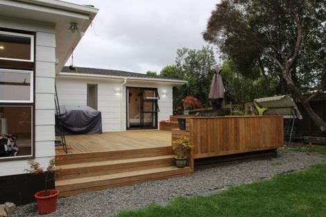 Photo of property in 17 St Catherine Crescent, West Harbour, Auckland, 0618