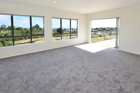 Photo of property in 14 Ruth Craig Place, Stanmore Bay, Whangaparaoa, 0932