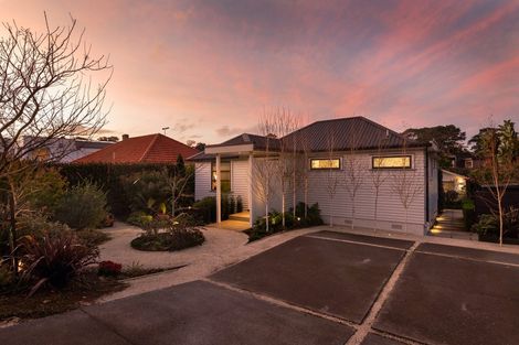 Photo of property in 37 Regina Street, Westmere, Auckland, 1022