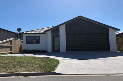 Photo of property in 34 Marion Crescent, Papamoa Beach, Papamoa, 3118