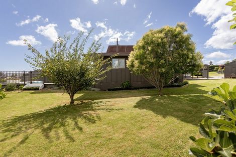 Photo of property in 306 Omokoroa Road, Omokoroa, 3114