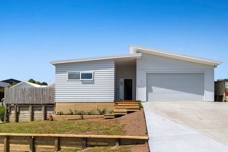 Photo of property in 35 Hewson Drive, Snells Beach, 0920