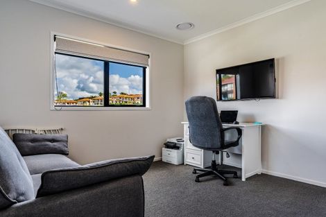 Photo of property in 2 Taikura Avenue, Red Beach, 0932