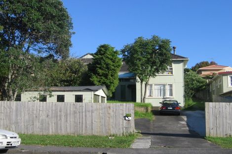 Photo of property in 62 Hogans Road, Glenfield, Auckland, 0629