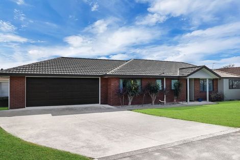 Photo of property in 26 Magnolia Drive, Waiuku, 2123
