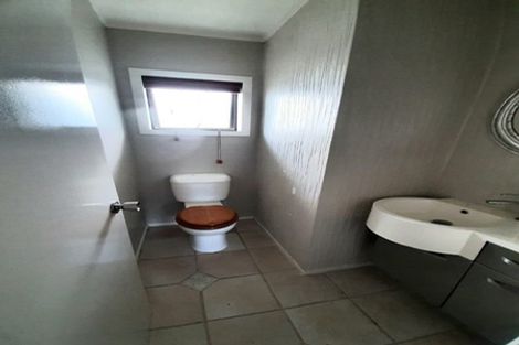 Photo of property in 2a Korotaha Terrace, Rothesay Bay, Auckland, 0630