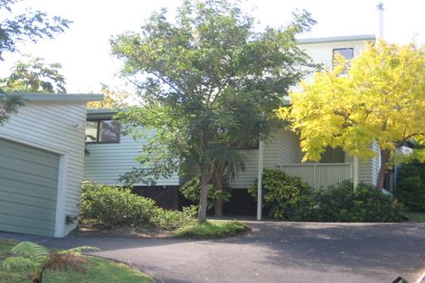 Photo of property in 21 Seaton Road, Murrays Bay, Auckland, 0630
