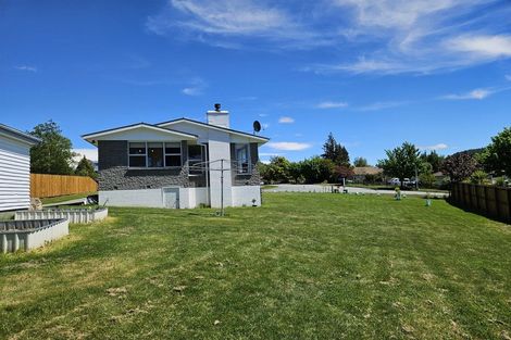 Photo of property in 32 Aorangi Crescent, Lake Tekapo, 7999