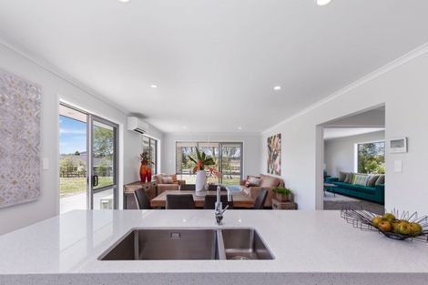 Photo of property in 17 Downer Access Road, Kaukapakapa, 0873