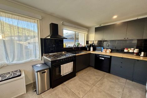 Photo of property in 75a Hampden Street, Picton, 7220