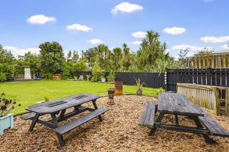 Photo of property in 79 Park Avenue, Waitarere Beach, Levin, 5510
