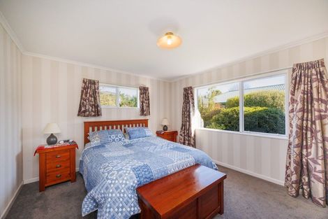 Photo of property in 8 Rosebank Avenue, Kelvin Grove, Palmerston North, 4414