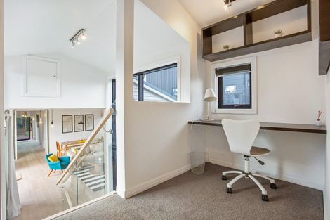 Photo of property in 1f Eversleigh Road, Belmont, Auckland, 0622