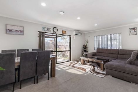 Photo of property in 17 Ashmere Lane, Weymouth, Auckland, 2103