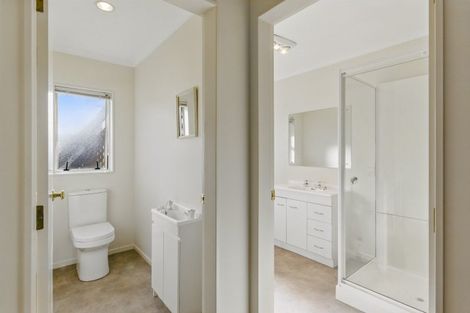 Photo of property in 4 Monterosso Place, Paraparaumu Beach, Paraparaumu, 5032