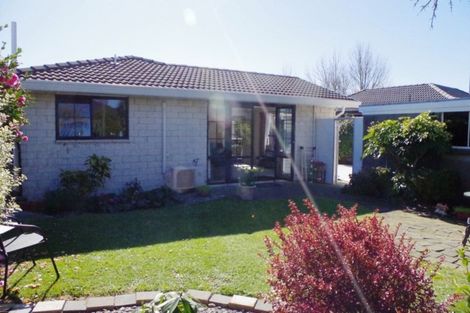 Photo of property in 2/14 Resolution Place, Bryndwr, Christchurch, 8053