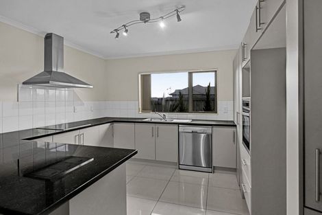 Photo of property in 8 County Drive, Hawera, 4610